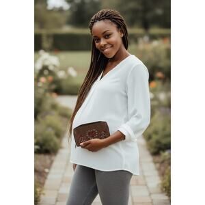 P & G Collection Brown Western Wristlet Wallet w/‎ Studded Heart Design